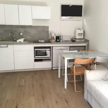 Apartment 2 Pieces Au Rdc Dans Un Parc + Parking *
